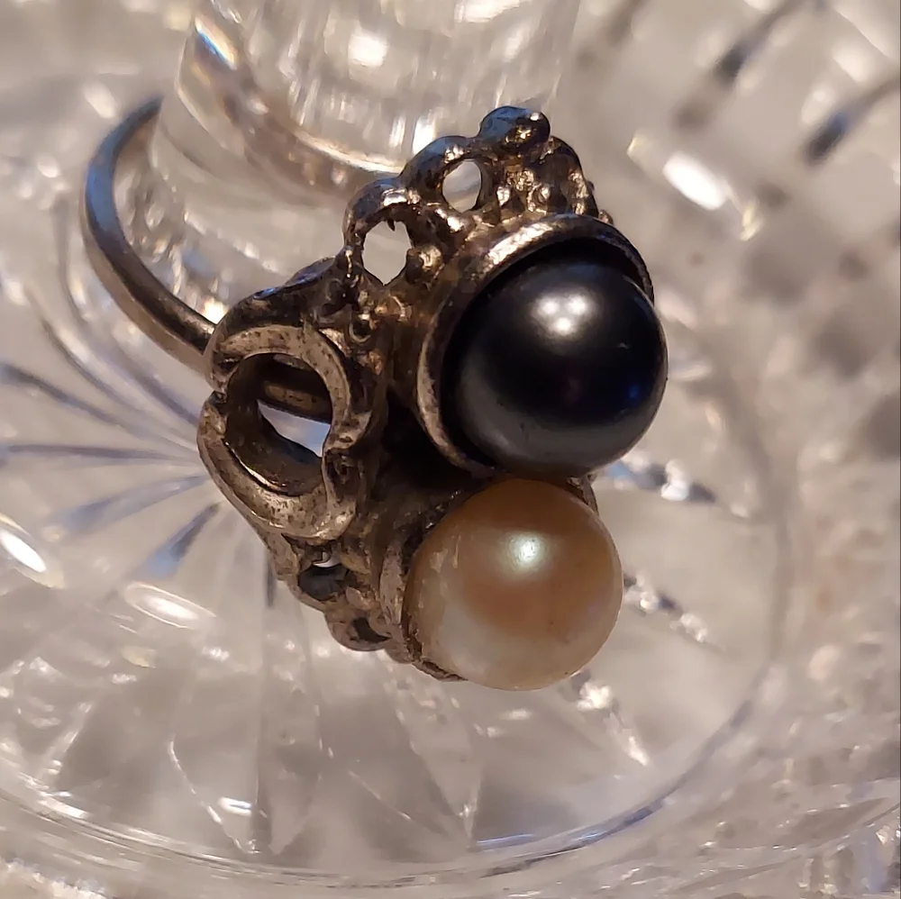 Vintage 10k WG Plated Silver White & Black Pearls Chunky Adjustable Ring RARE